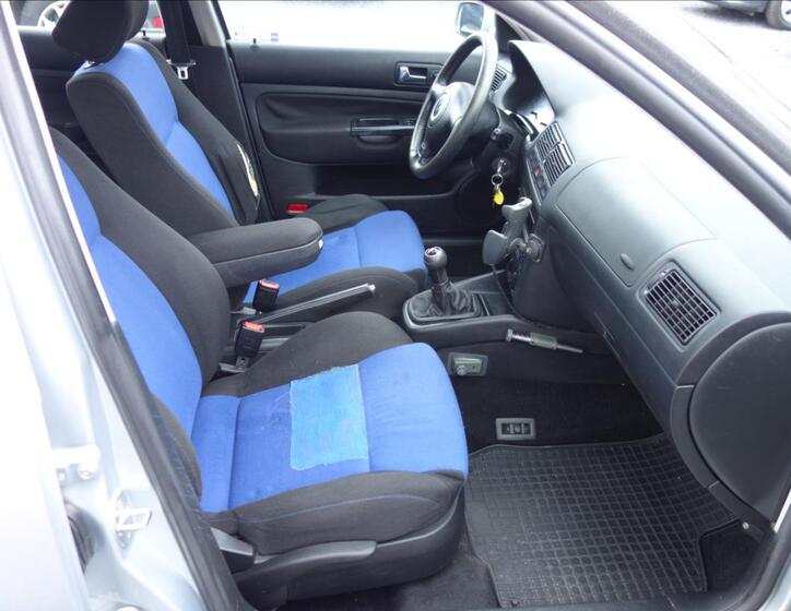 Volkswagen Golf 11