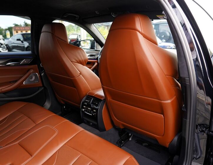 BMW M5 35