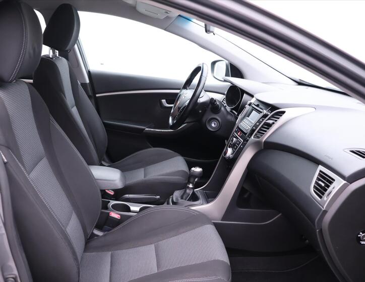 Hyundai i30 11