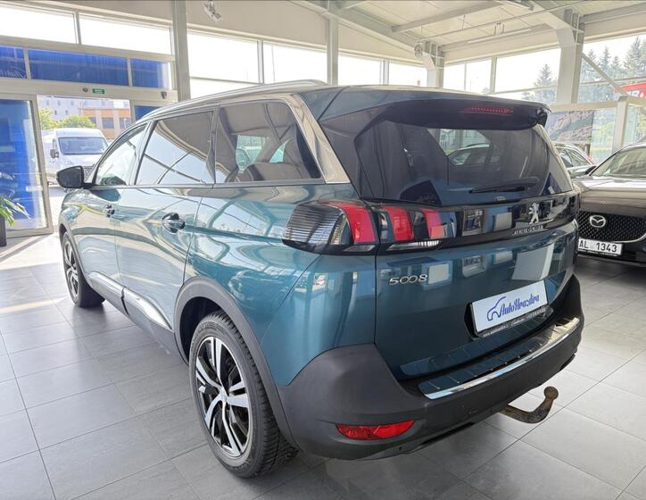 Peugeot 5008 4