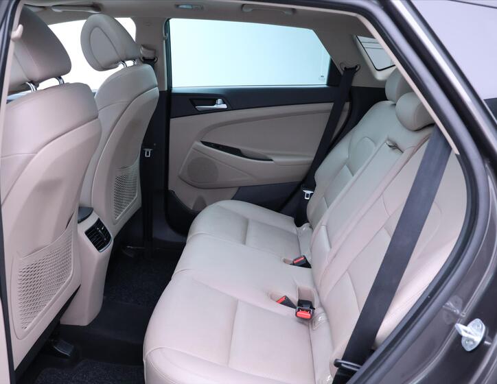 Hyundai Tucson 16