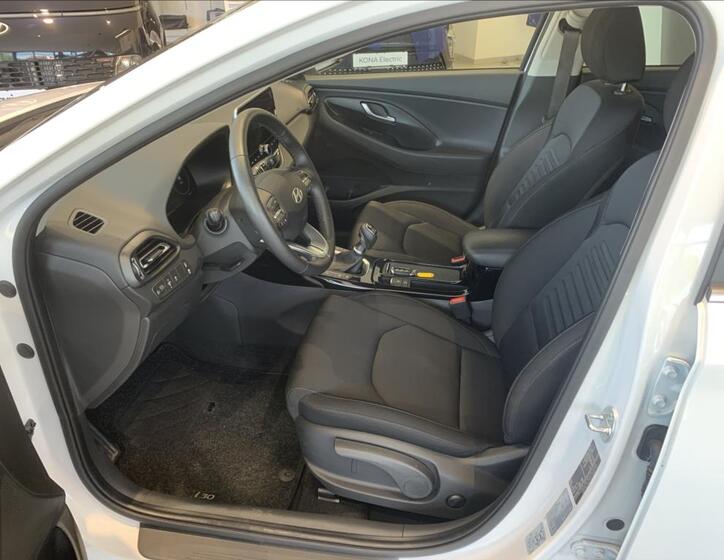 Hyundai i30 25