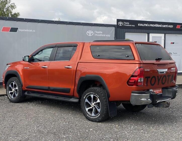 Toyota Hilux 5