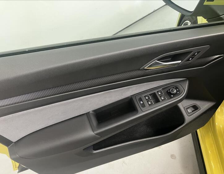 Volkswagen Golf 23