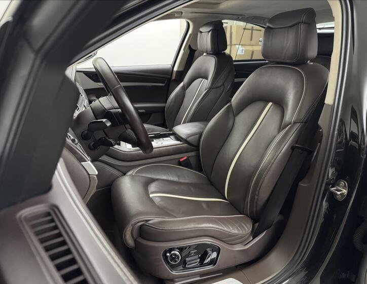 Audi A8 45