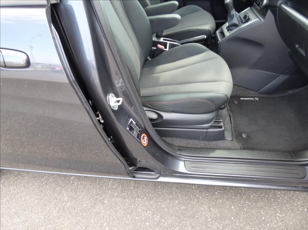 Mazda 5
