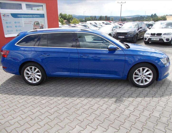 Škoda Superb 9