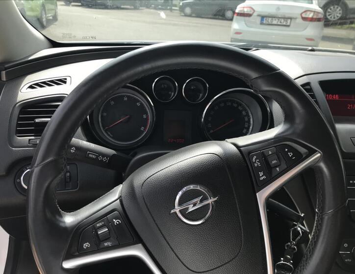 Opel Insignia 9