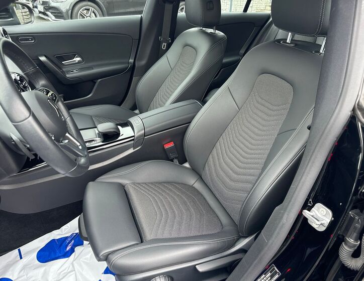 Mercedes-Benz CLA 12