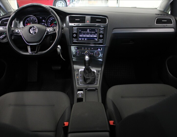 Volkswagen Golf 8