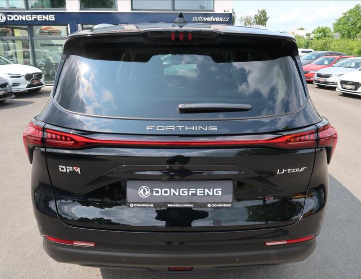 Dongfeng U-Tour 8