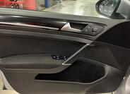 Volkswagen Golf 12