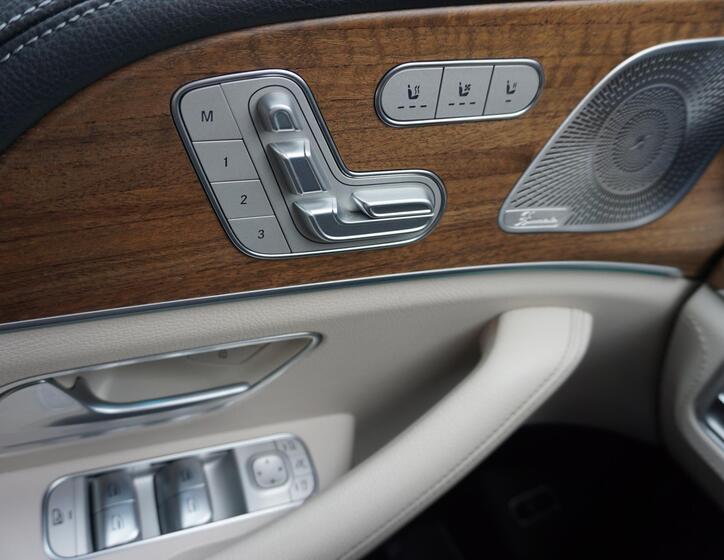 Mercedes-Benz GLS 10