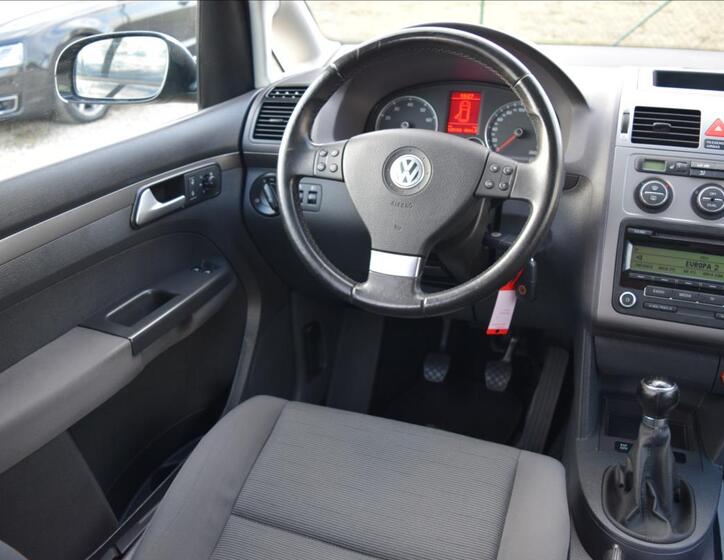 Volkswagen Touran 26