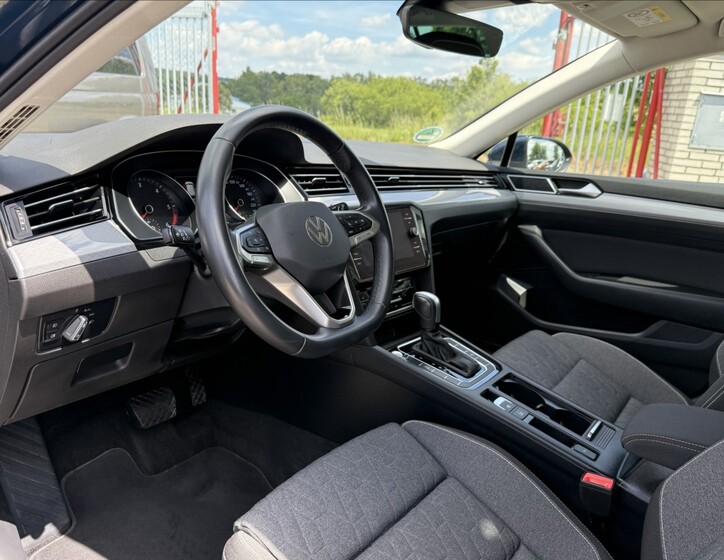 Volkswagen Passat 10