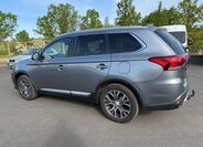 Mitsubishi Outlander 4