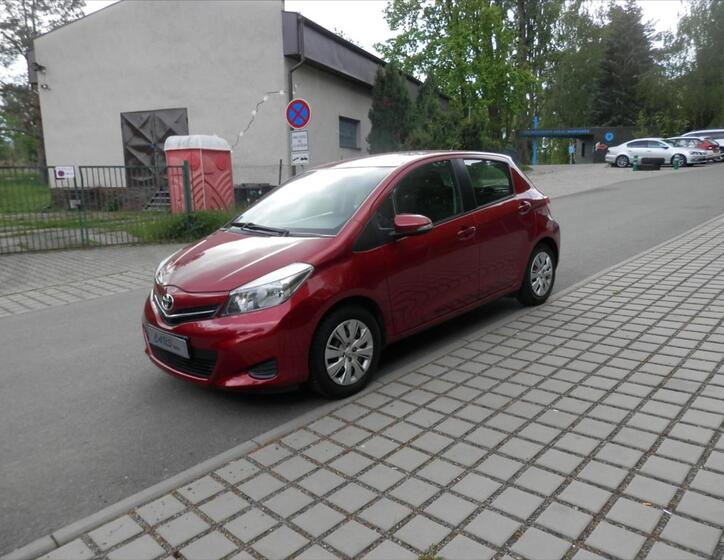 Toyota Yaris 2