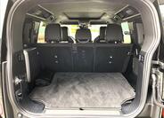 Land Rover Defender 10