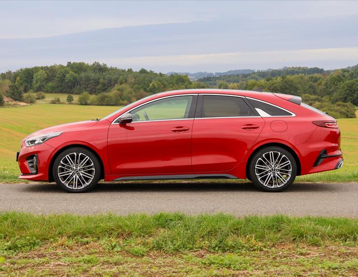 KIA ProCeed 4