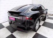 Tesla Model X 11