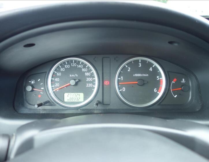 Nissan Almera 19