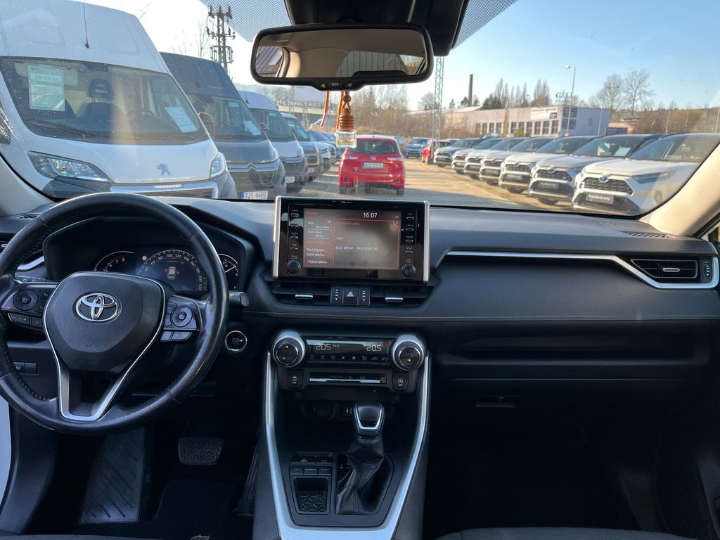 Toyota RAV4 17
