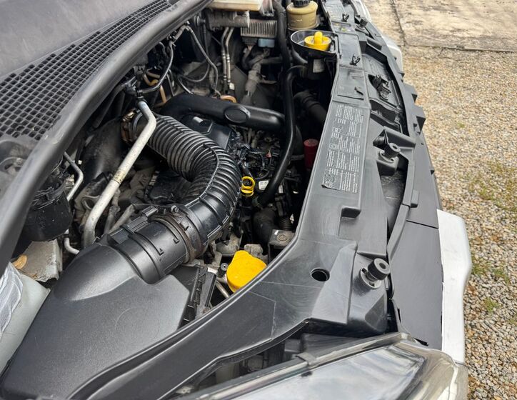 Nissan NV400 29