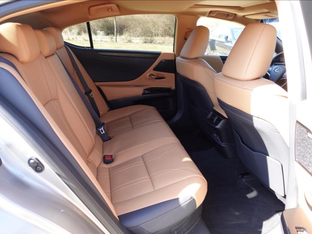 Lexus ES 300h 14