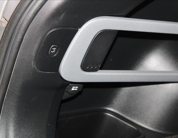 Jeep Cherokee 18