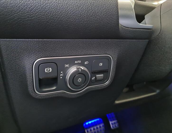 Mercedes-Benz GLB 11