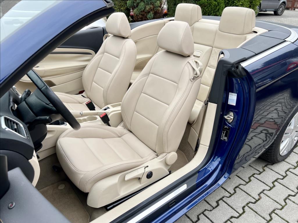 Volkswagen EOS