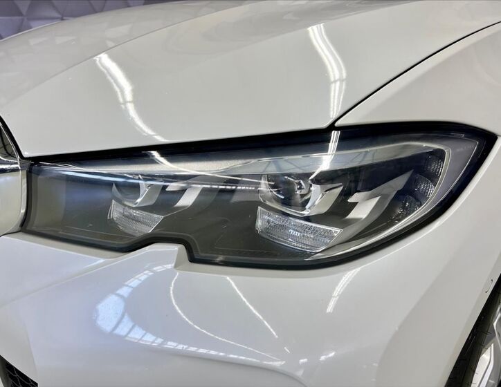 BMW Řada 3 8