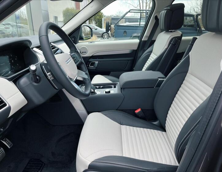 Land Rover Discovery 9