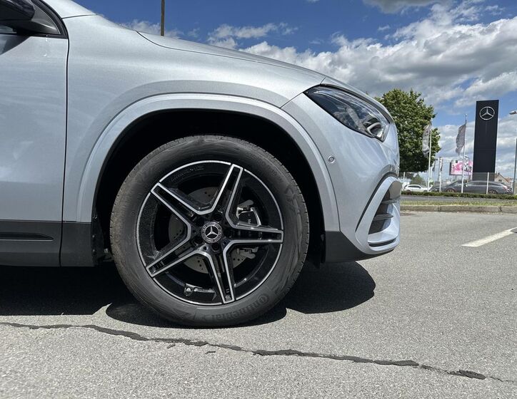 Mercedes-Benz GLA 15