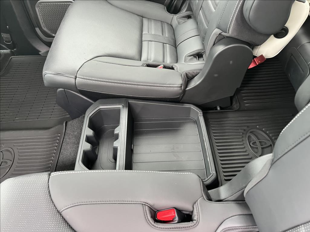 Toyota Sequoia