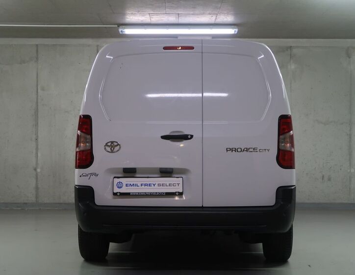 Toyota ProAce 6