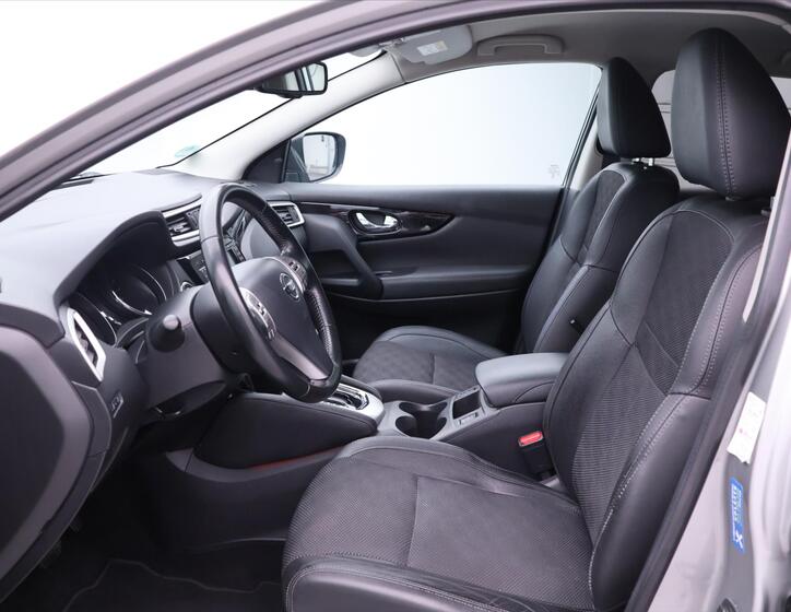 Nissan Qashqai 11