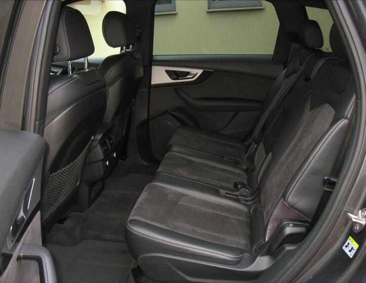 Audi Q7 14