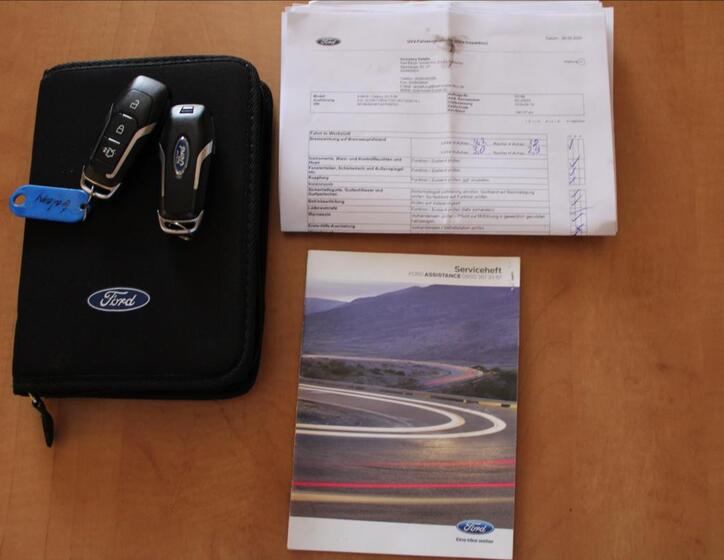 Ford Galaxy 29