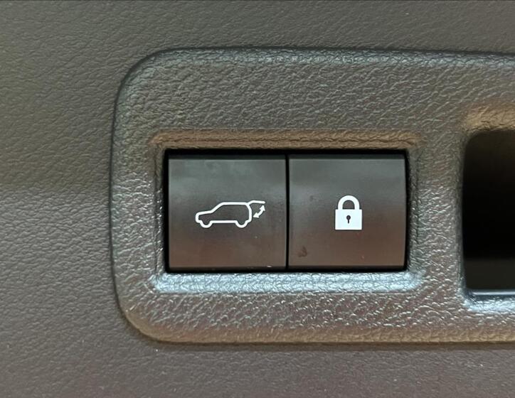Lexus NX 300h 15
