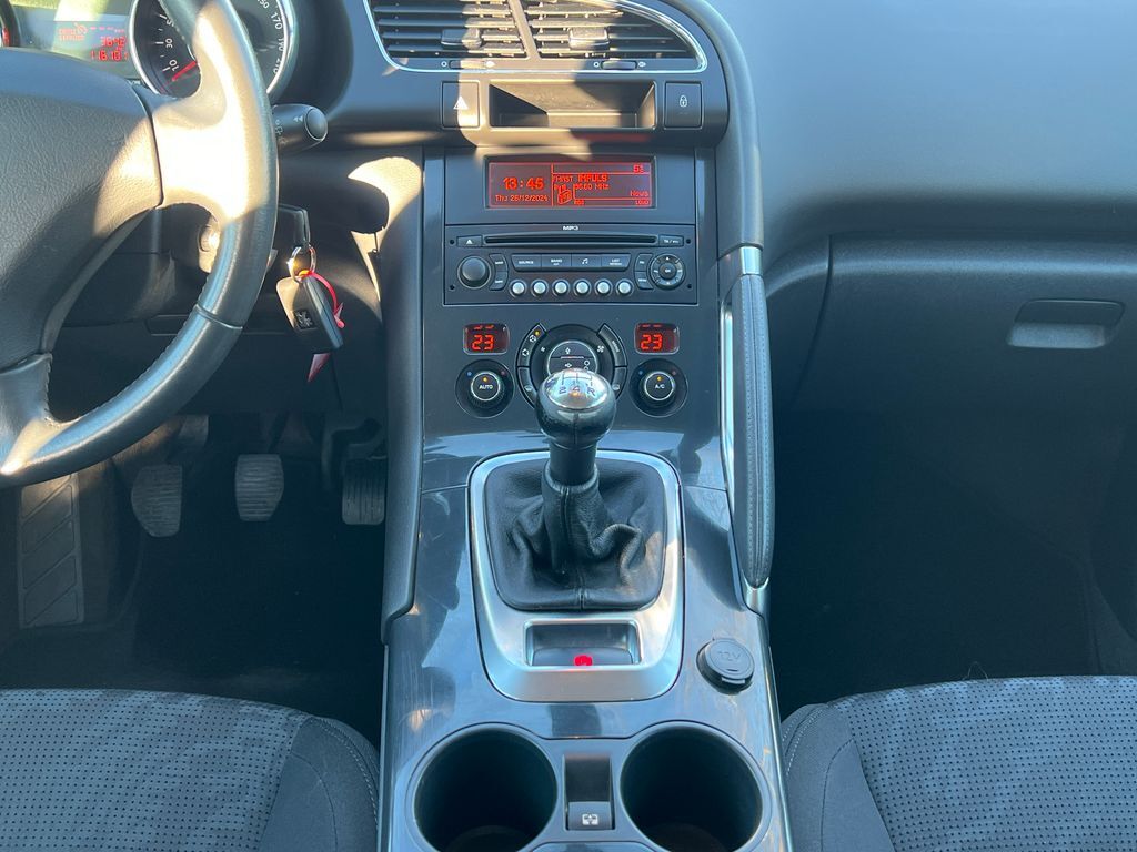Peugeot 3008 8