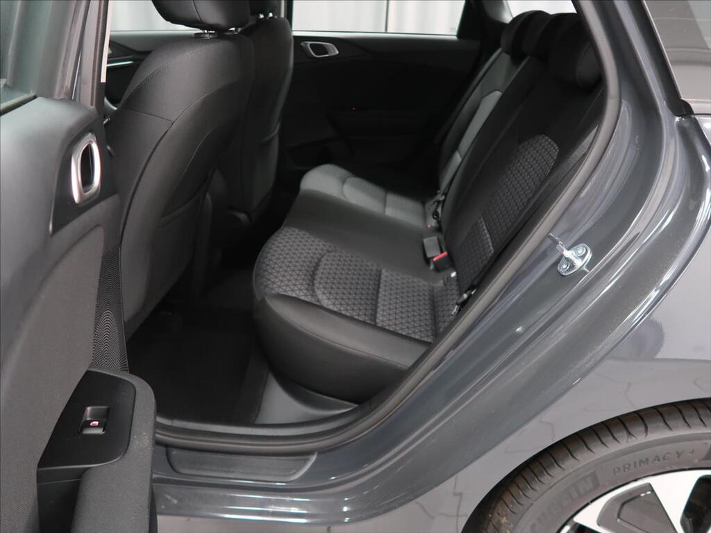 KIA Ceed 10