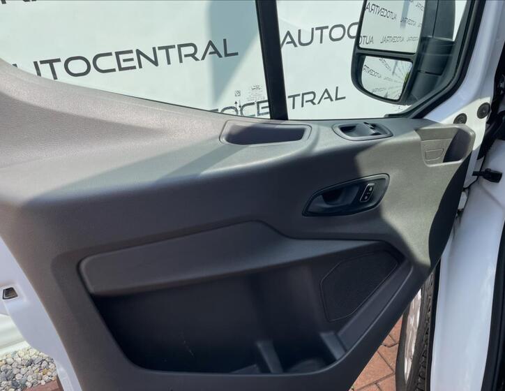Ford Transit 19