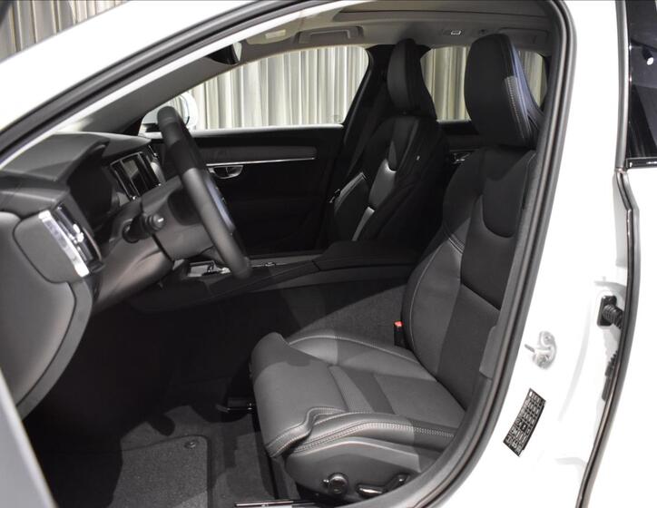 Volvo V90 8