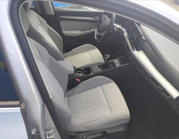 Volkswagen Golf 8