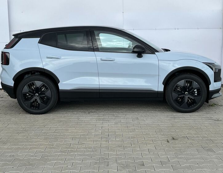 Volvo EX30 4