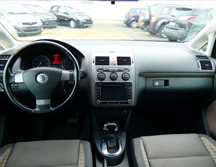 Volkswagen Touran 7