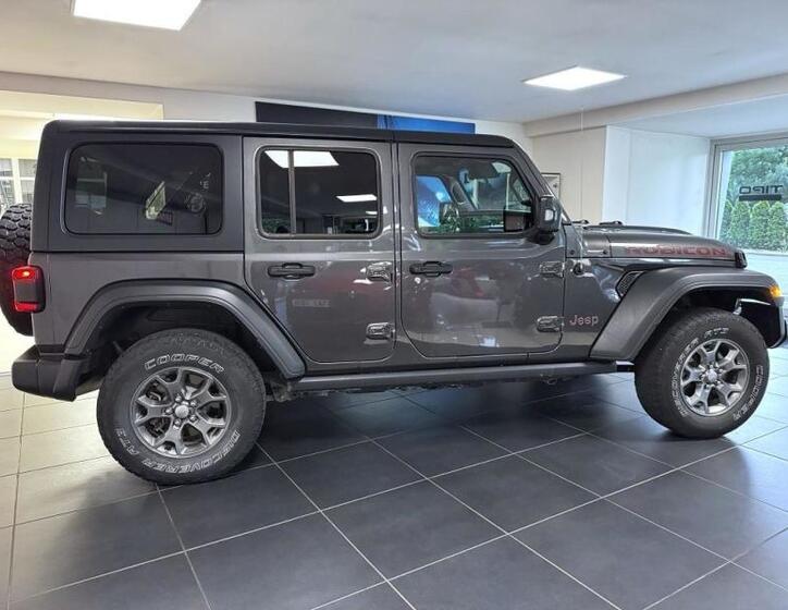 Jeep Wrangler 4