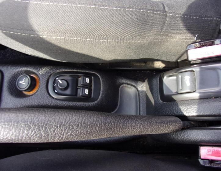 Peugeot 206 16