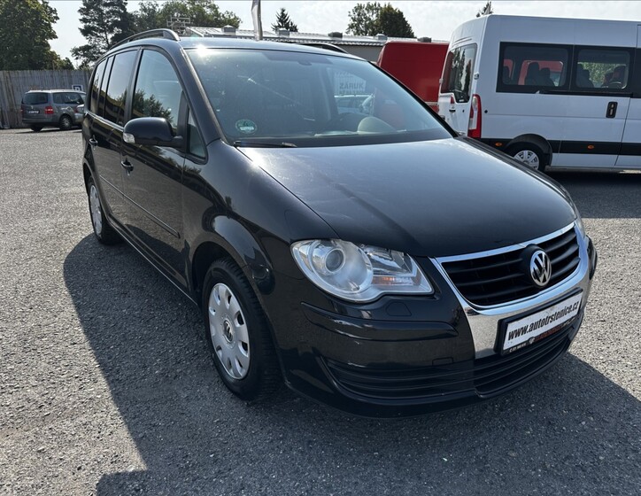 Volkswagen Touran 8
